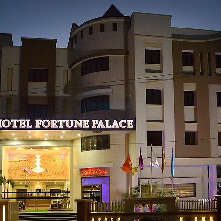 Hotel Fortune Palace Jāmnagar Exterior foto